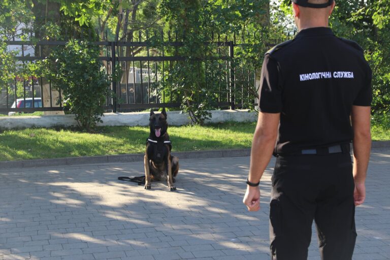 Read more about the article ANOTHER GROUP OF CUSTOMS CANINE TEAMS HAS COMPLETED TRAINING