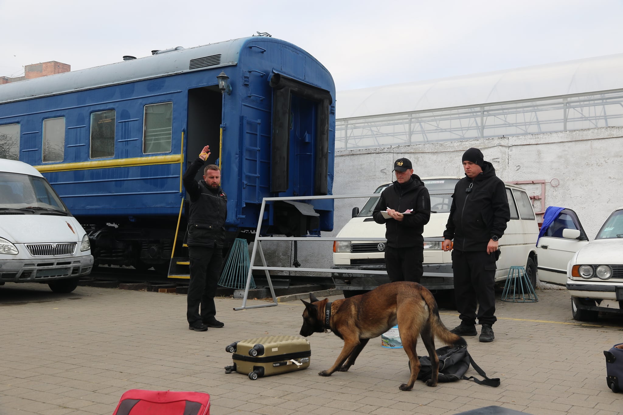 You are currently viewing SPECIAL TRAINING FOR CANINE TEAMS OF THE STATE CUSTOMS SERVICE OF UKRAINE HAS BEEN COMPLETED